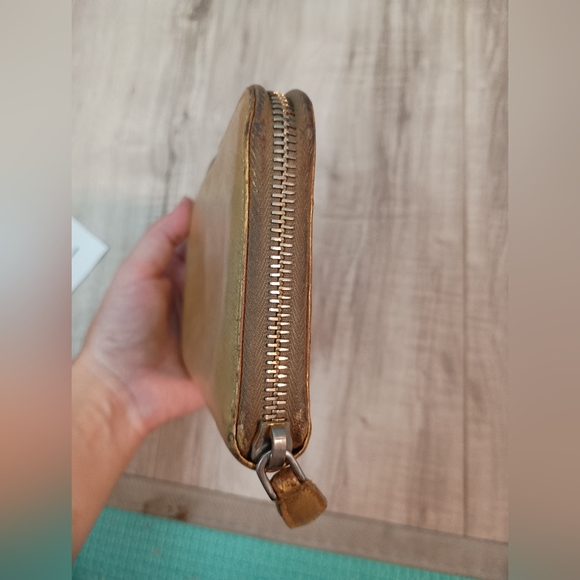 Prada Saffiano Zip Around Wallet Metallic Gold - MyDesignerly - Picture 5 of 13